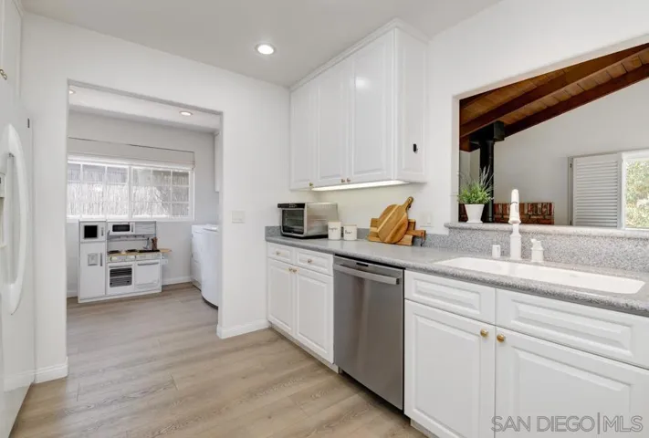 13742 Ahwahnee Way, Poway, California 92064