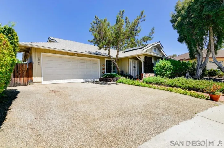 13742 Ahwahnee Way, Poway, California 92064