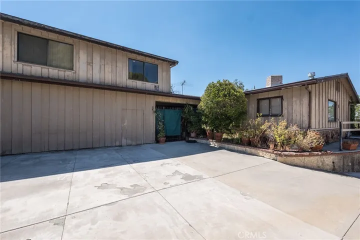 21768 Ybarra Road, Woodland Hills, California 91364
