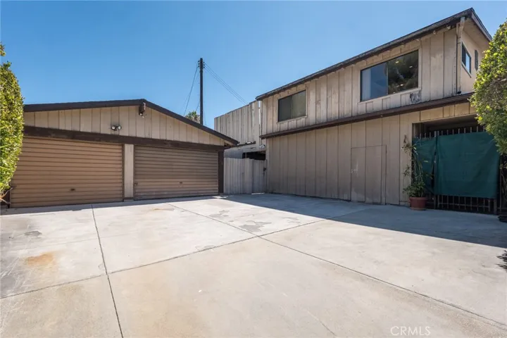 21768 Ybarra Road, Woodland Hills, California 91364