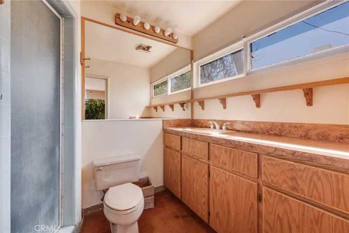 21768 Ybarra Road, Woodland Hills, California 91364