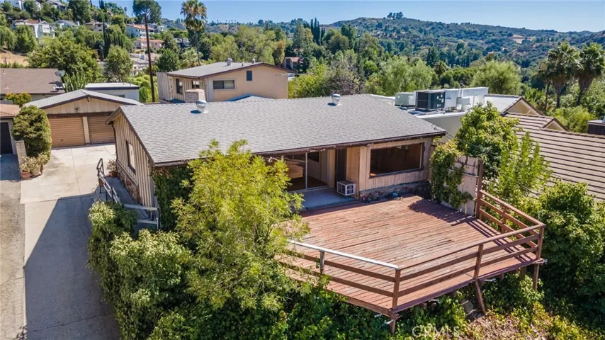 21768 Ybarra Road, Woodland Hills, California 91364