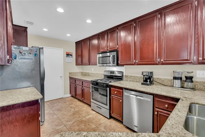 682 Azure Lane 2, Corona, California 92879