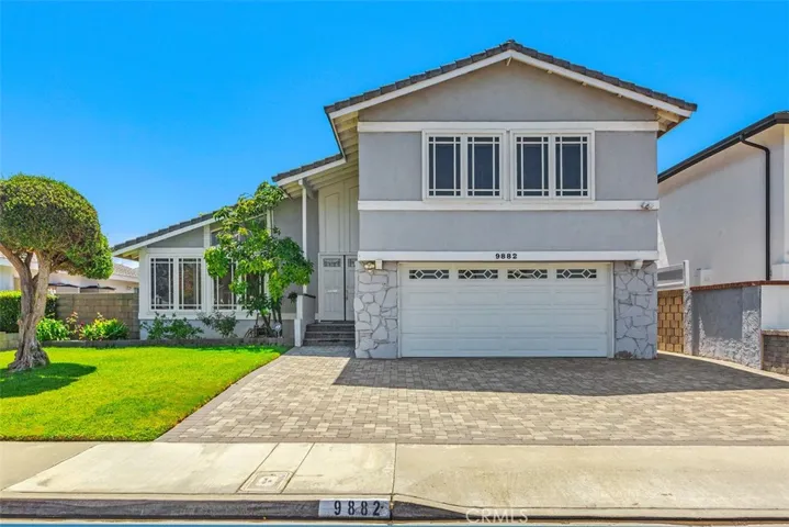 9882 Vicksburg Drive, Huntington Beach, California 92646