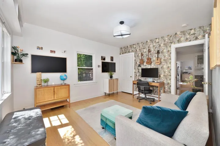 2717 Curtis Way, Sacramento, California 95818