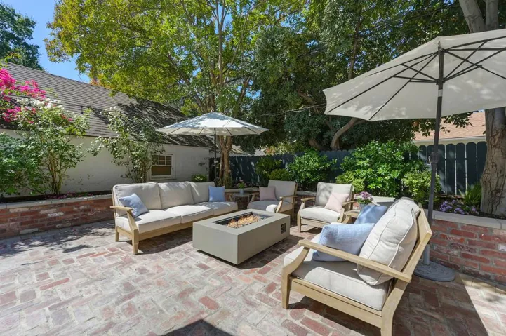 2717 Curtis Way, Sacramento, California 95818