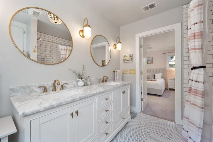 2717 Curtis Way, Sacramento, California 95818