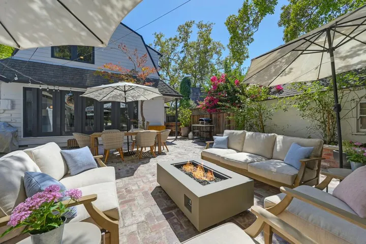 2717 Curtis Way, Sacramento, California 95818