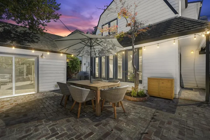 2717 Curtis Way, Sacramento, California 95818