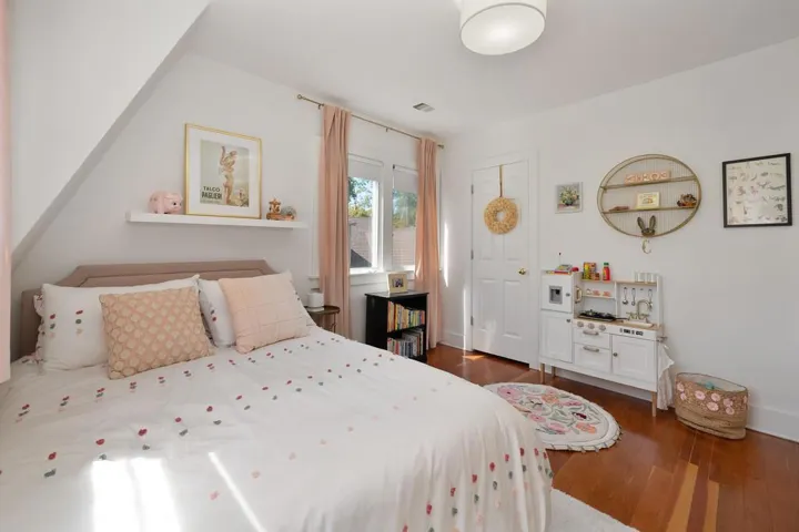 2717 Curtis Way, Sacramento, California 95818