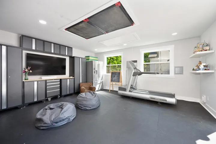 2717 Curtis Way, Sacramento, California 95818