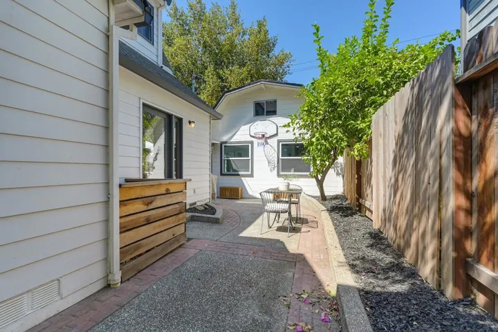 2717 Curtis Way, Sacramento, California 95818