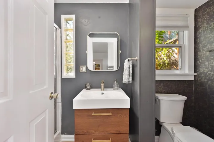 2717 Curtis Way, Sacramento, California 95818