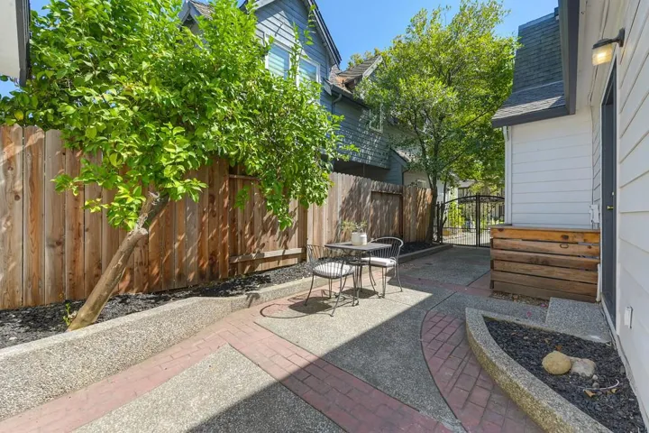 2717 Curtis Way, Sacramento, California 95818