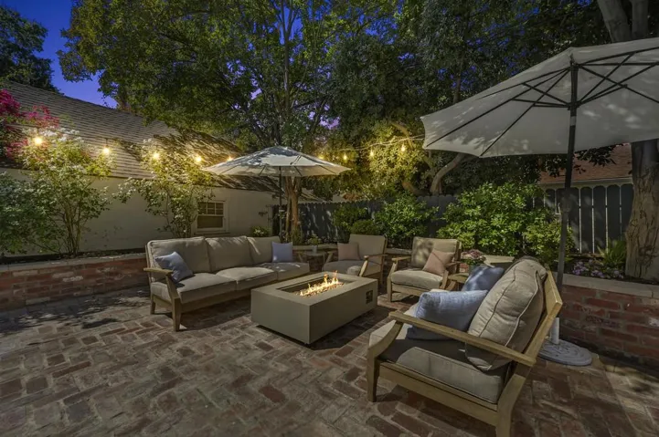 2717 Curtis Way, Sacramento, California 95818