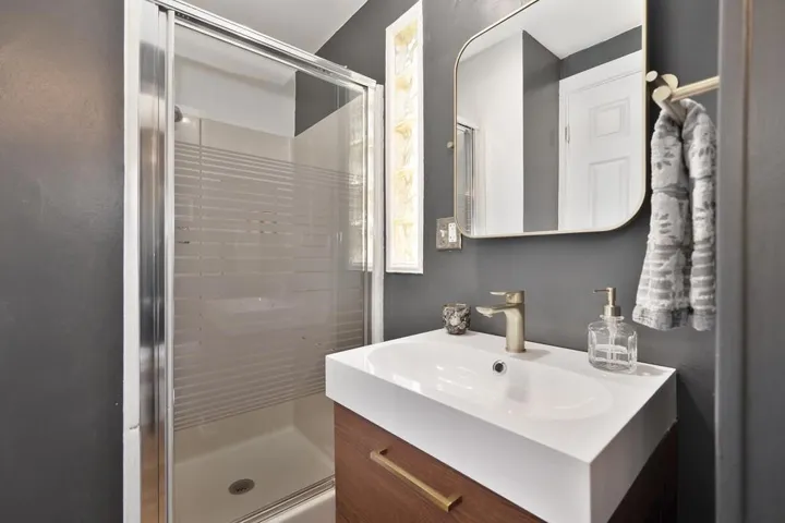 2717 Curtis Way, Sacramento, California 95818