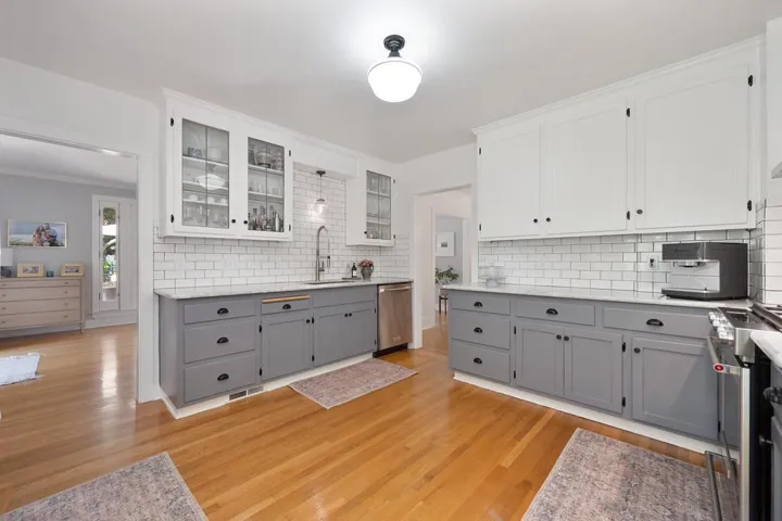 2717 Curtis Way, Sacramento, California 95818