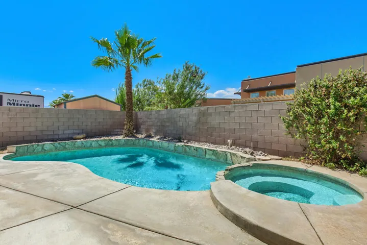 45355 Coldbrook Pool