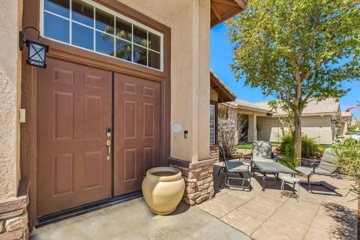 45355 Coldbrook Front Entry