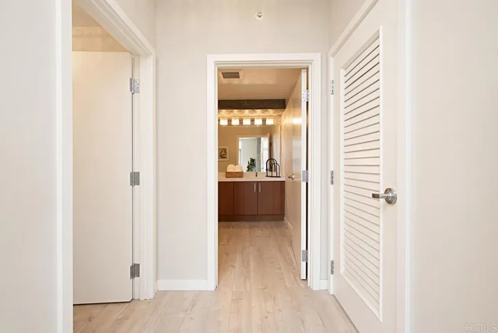 800 The Mark Lane 709, San Diego, California 92101