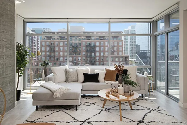 800 The Mark Lane 709, San Diego, California 92101