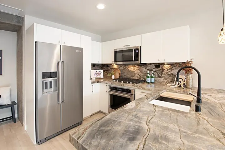 800 The Mark Lane 709, San Diego, California 92101