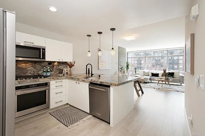 800 The Mark Lane 709, San Diego, California 92101