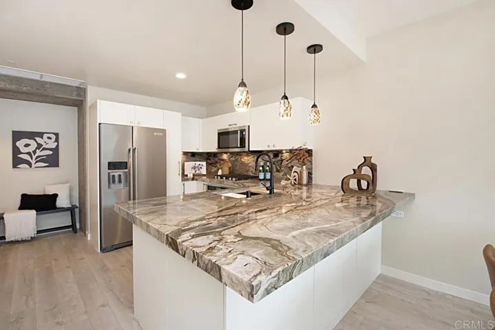 800 The Mark Lane 709, San Diego, California 92101