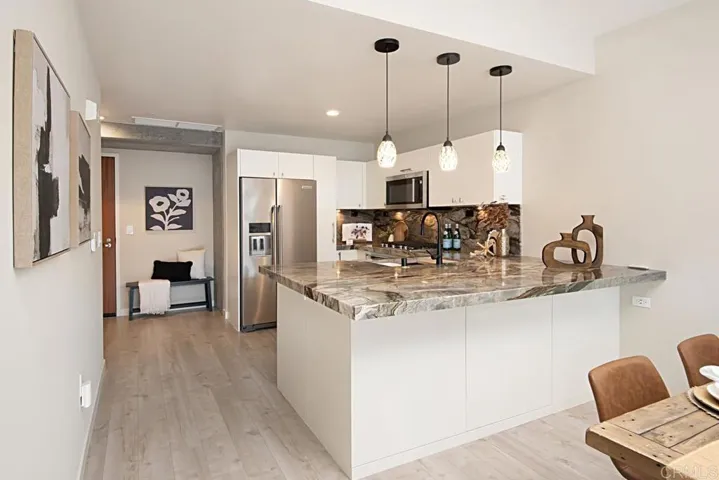 800 The Mark Lane 709, San Diego, California 92101
