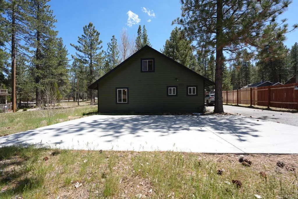 39414 Ruby Lane, Big Bear Lake, California 92315 home-pic-1