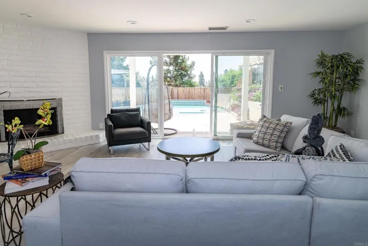7521 El Paso Street, La Mesa, California 91942