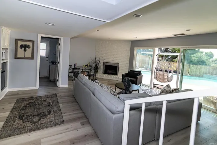 7521 El Paso Street, La Mesa, California 91942