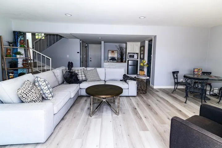 7521 El Paso Street, La Mesa, California 91942