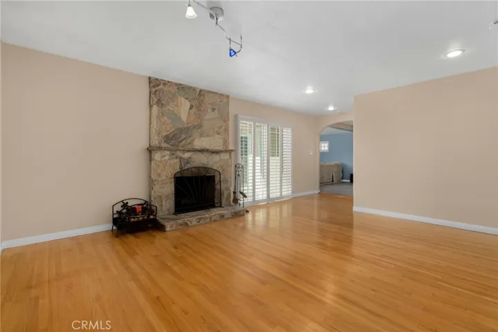 410 W 8th Street, Upland, California 91786
