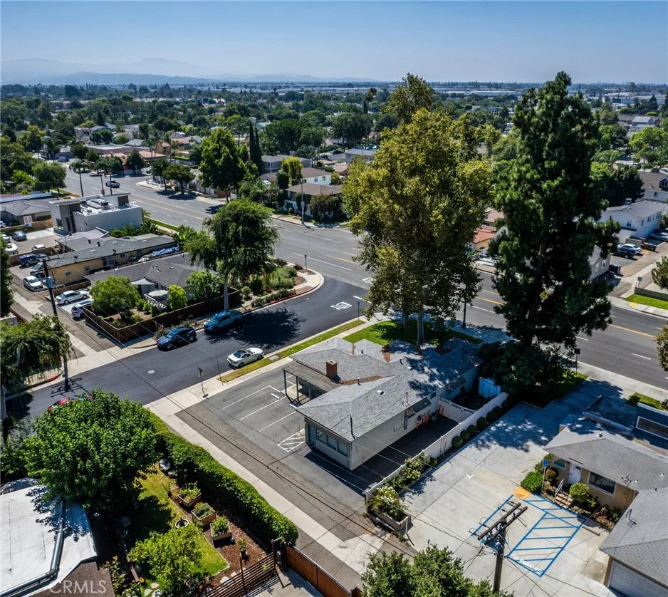 613 E Chapman Avenue, Fullerton, California 92831, 3 Bedrooms Bedrooms, ,1 BathroomBathrooms,Residential,For Sale,Chapman,LG24183850