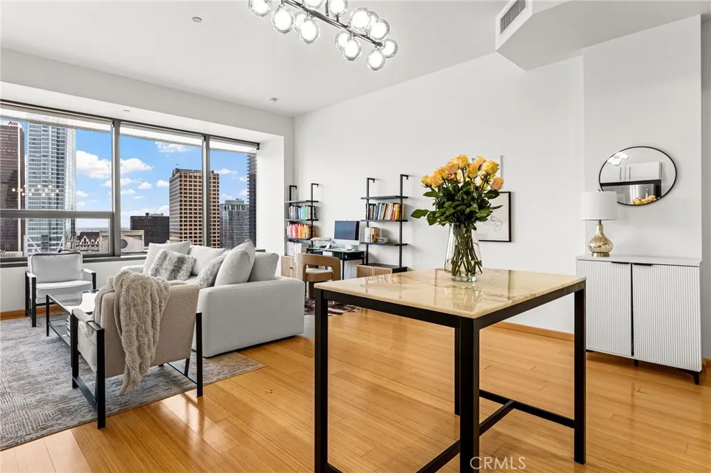 1100 Wilshire Boulevard 2608, Los Angeles, California 90017 home-pic-1