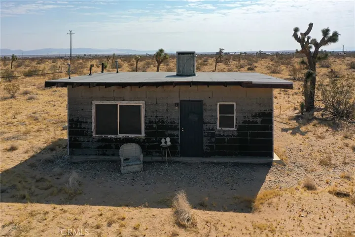 1 Mitch Road, Landers, California 92285