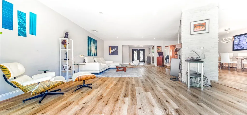 19442 Superior Street, Northridge, California 91324