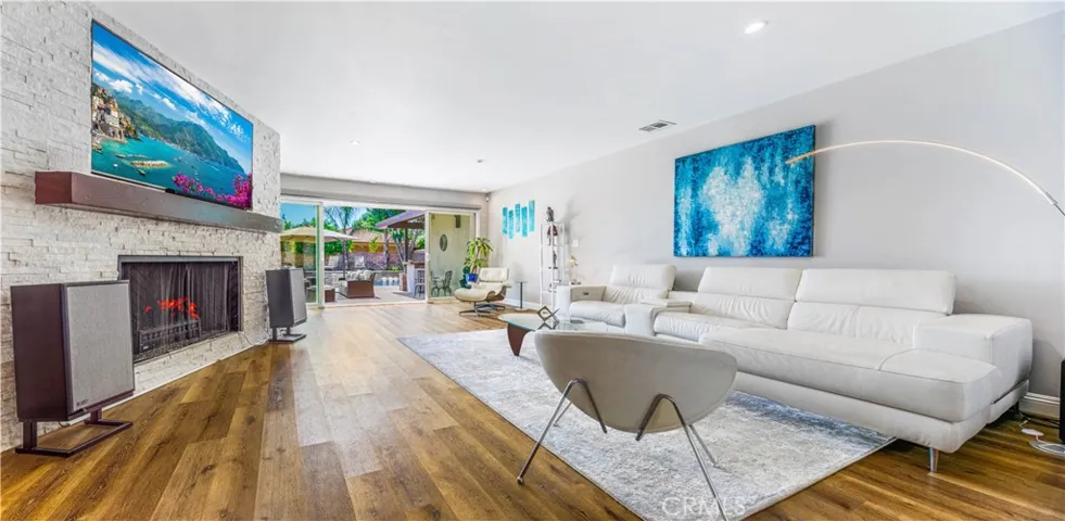 19442 Superior Street, Northridge, California 91324
