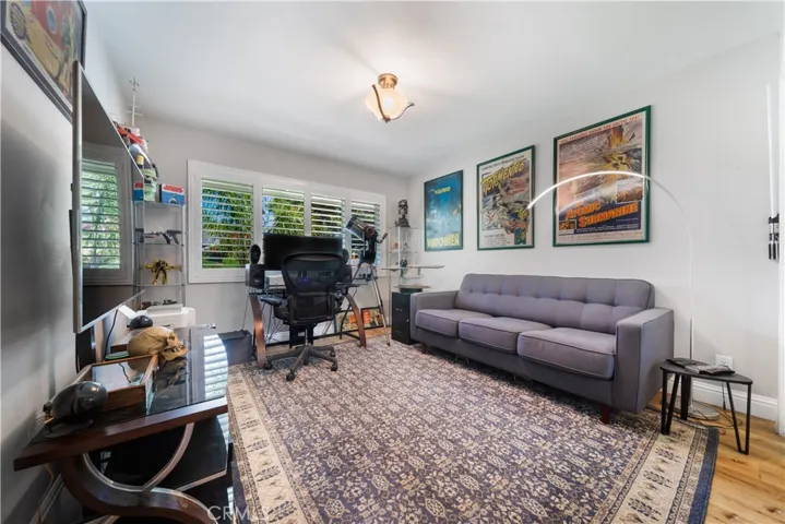 19442 Superior Street, Northridge, California 91324