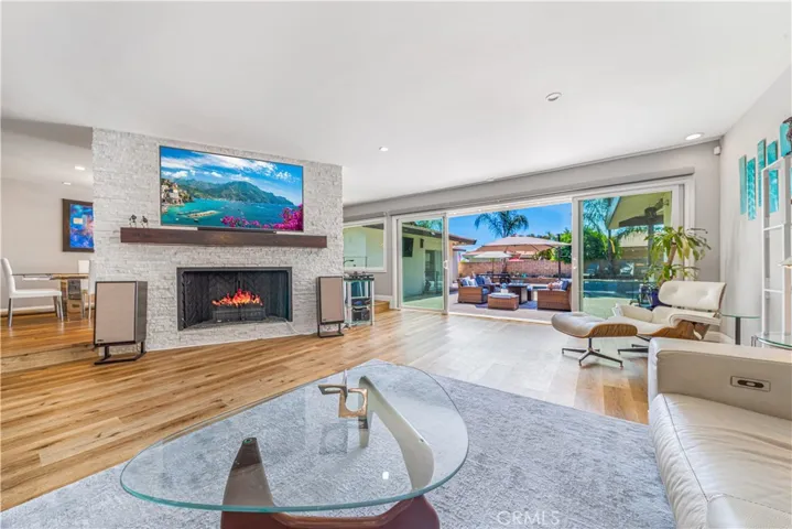 19442 Superior Street, Northridge, California 91324