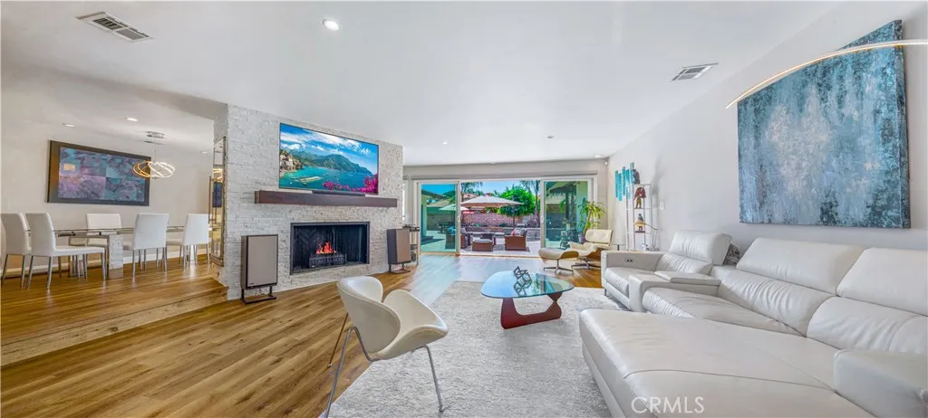 19442 Superior Street, Northridge, California 91324
