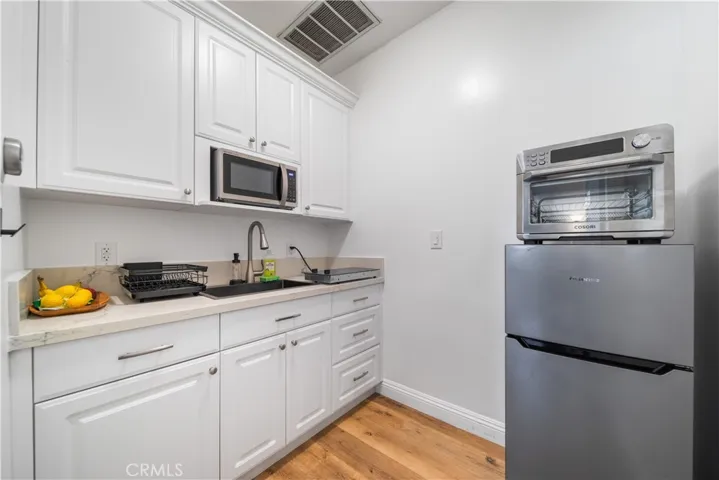 19442 Superior Street, Northridge, California 91324