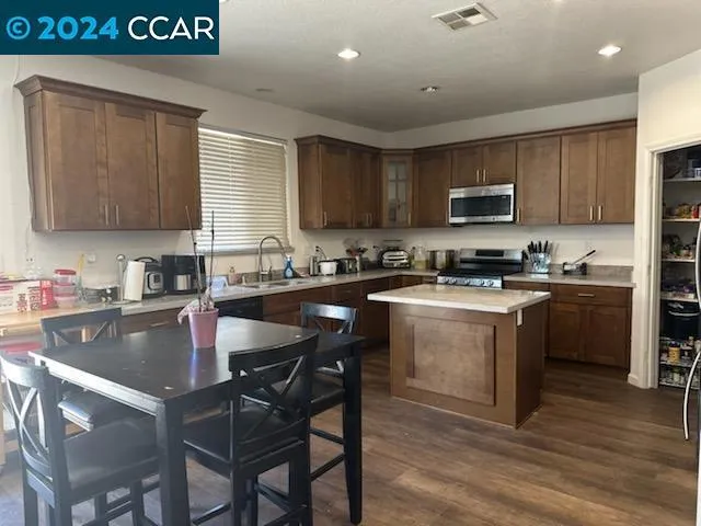 1711 Benedino Cir, Stockton, California 95206