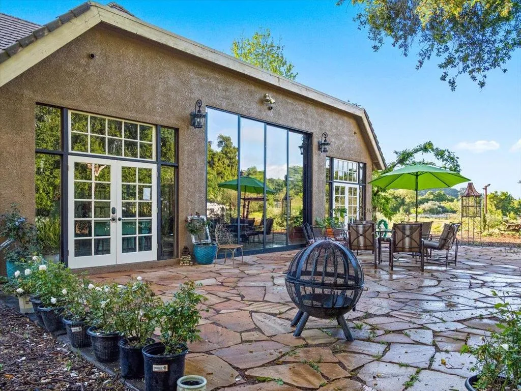 39455 Avenida La Cresta, Murrieta, California 92562 home-pic-10