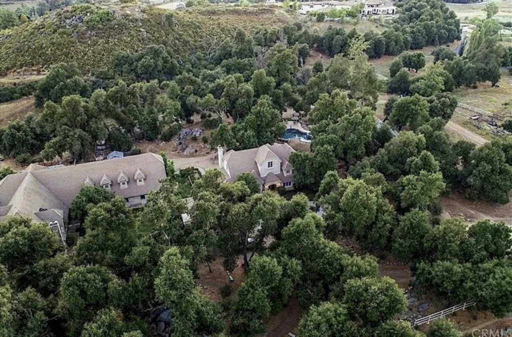 39455 Avenida La Cresta, Murrieta, California 92562 home-pic-37