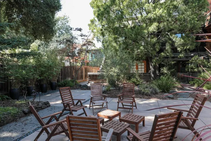 435 Homer Avenue, Palo Alto, California 94301