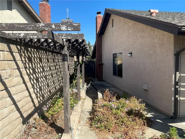 290 S Earlham Street, Orange, California 92869