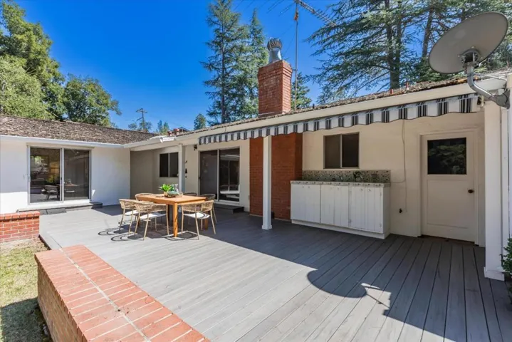 1270 Montclaire Way, Los Altos, California 94024