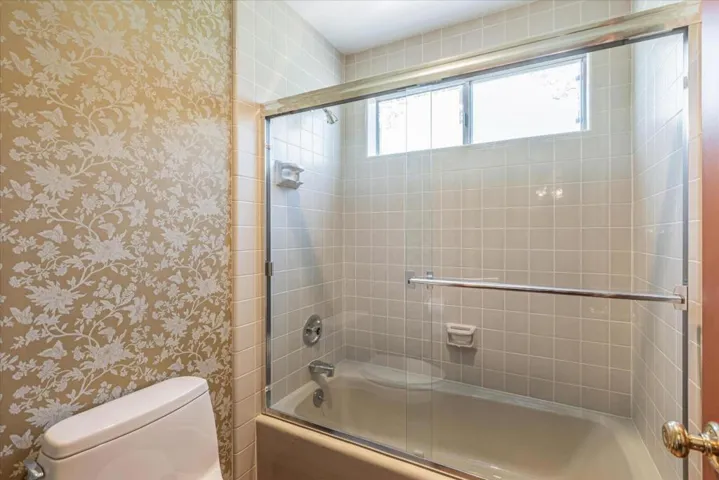 1270 Montclaire Way, Los Altos, California 94024